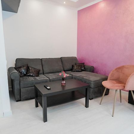 Ultra Central White & Lila Studio Bucarest Extérieur photo