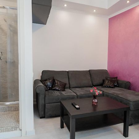 Ultra Central White & Lila Studio Bucarest Extérieur photo