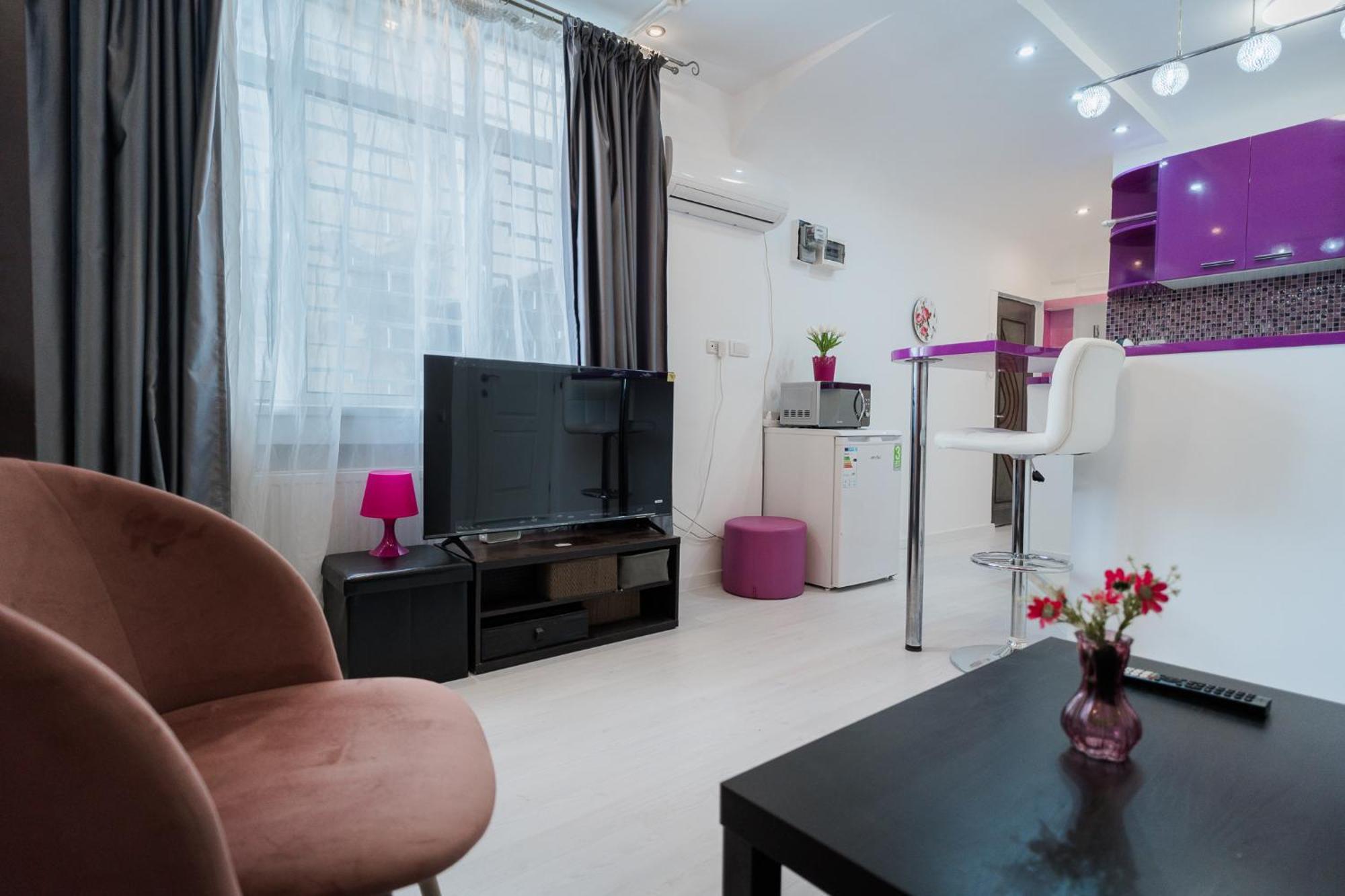 Ultra Central White & Lila Studio Bucarest Extérieur photo