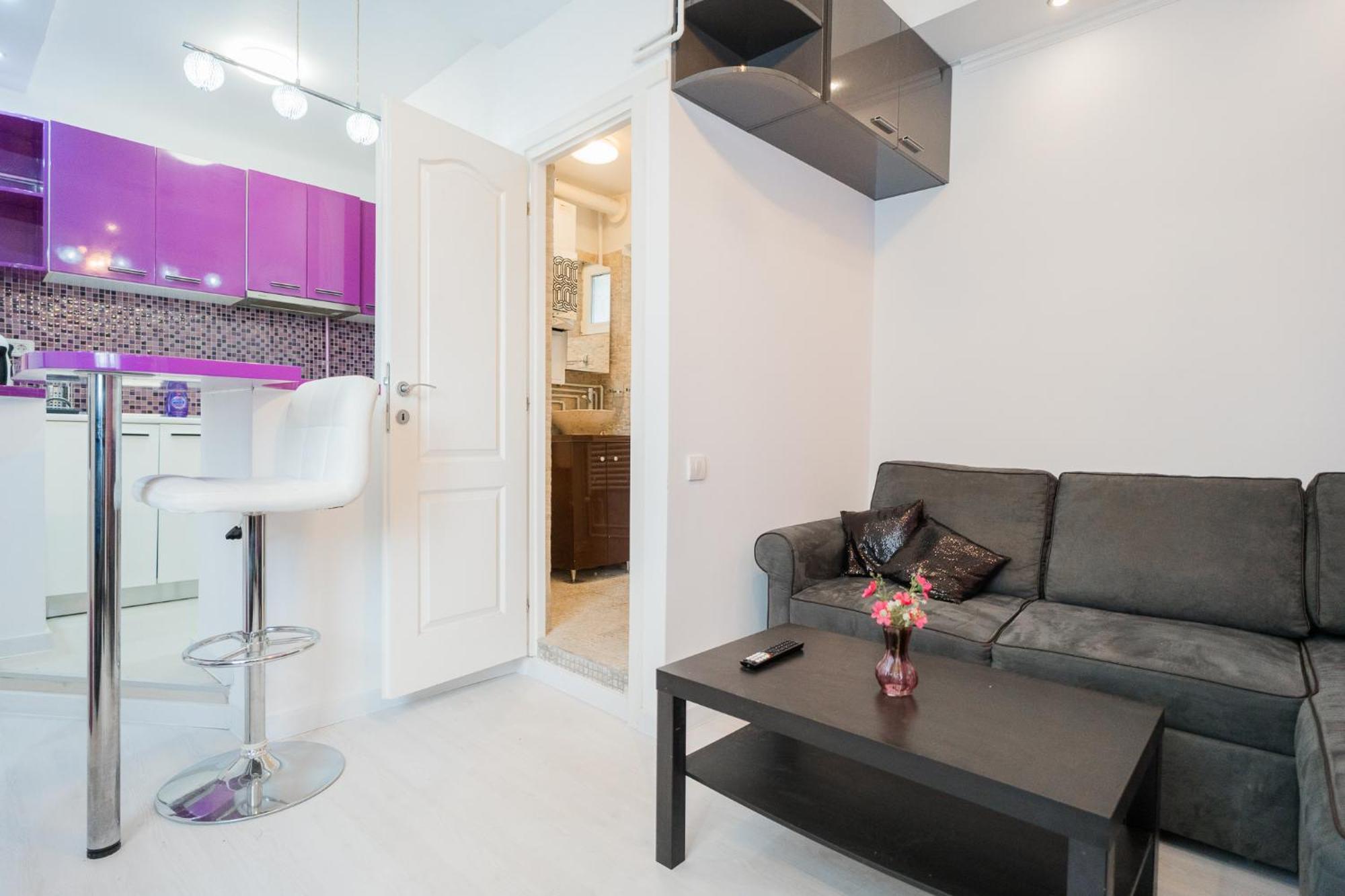Ultra Central White & Lila Studio Bucarest Extérieur photo